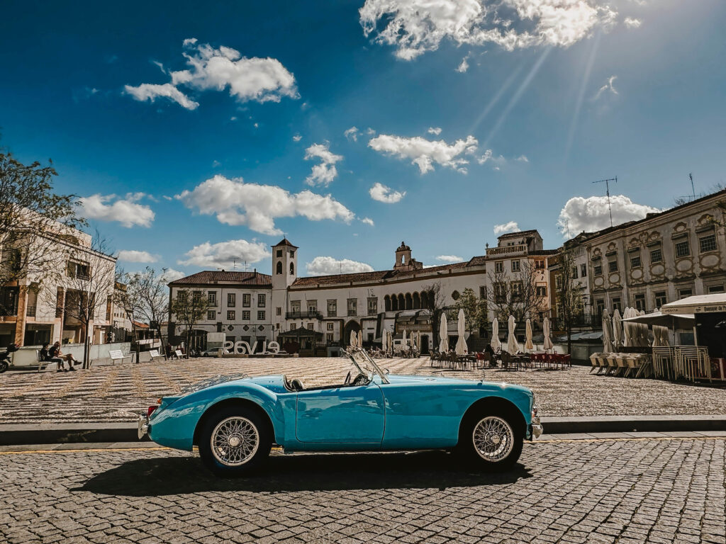 Vintage Tours startet in die Saison 2026 – neue Routen und erweiterte Flotte